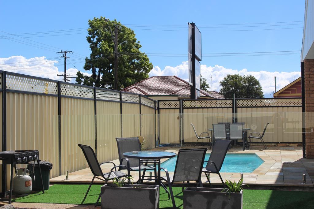 Centrepoint Motel Dubbo Exterior photo