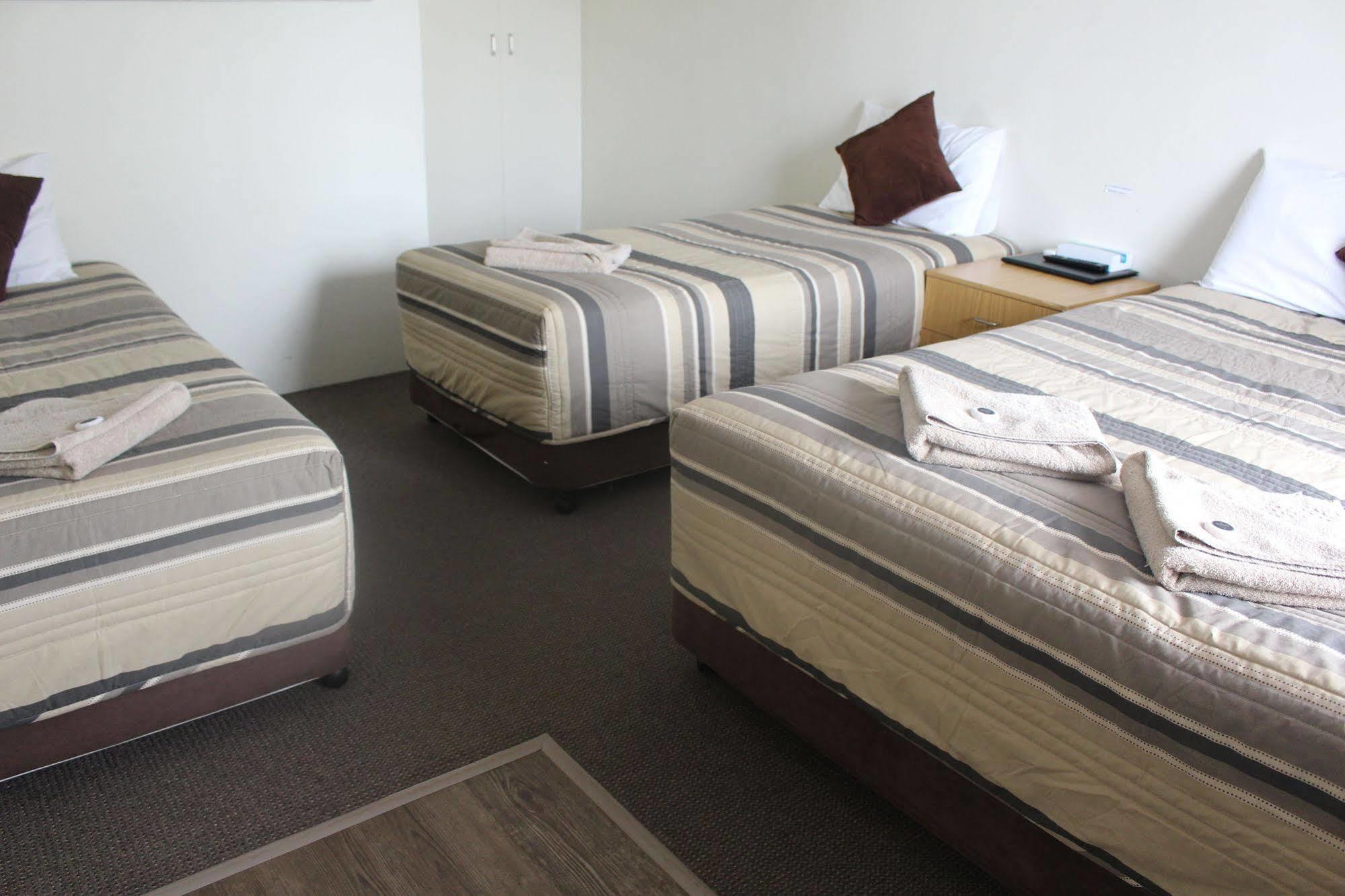 Centrepoint Motel Dubbo Exterior photo