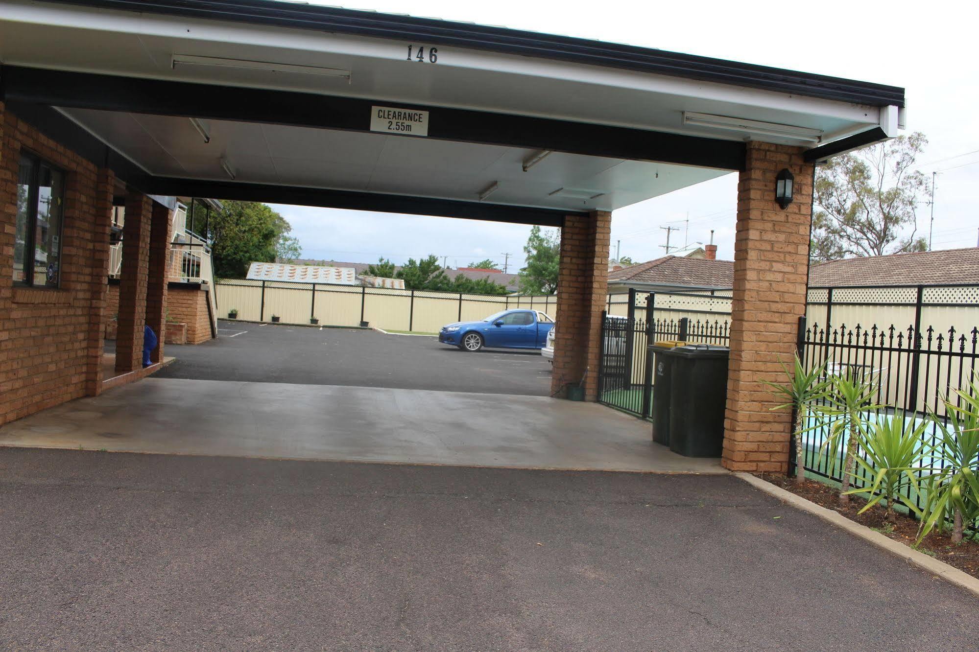 Centrepoint Motel Dubbo Exterior photo