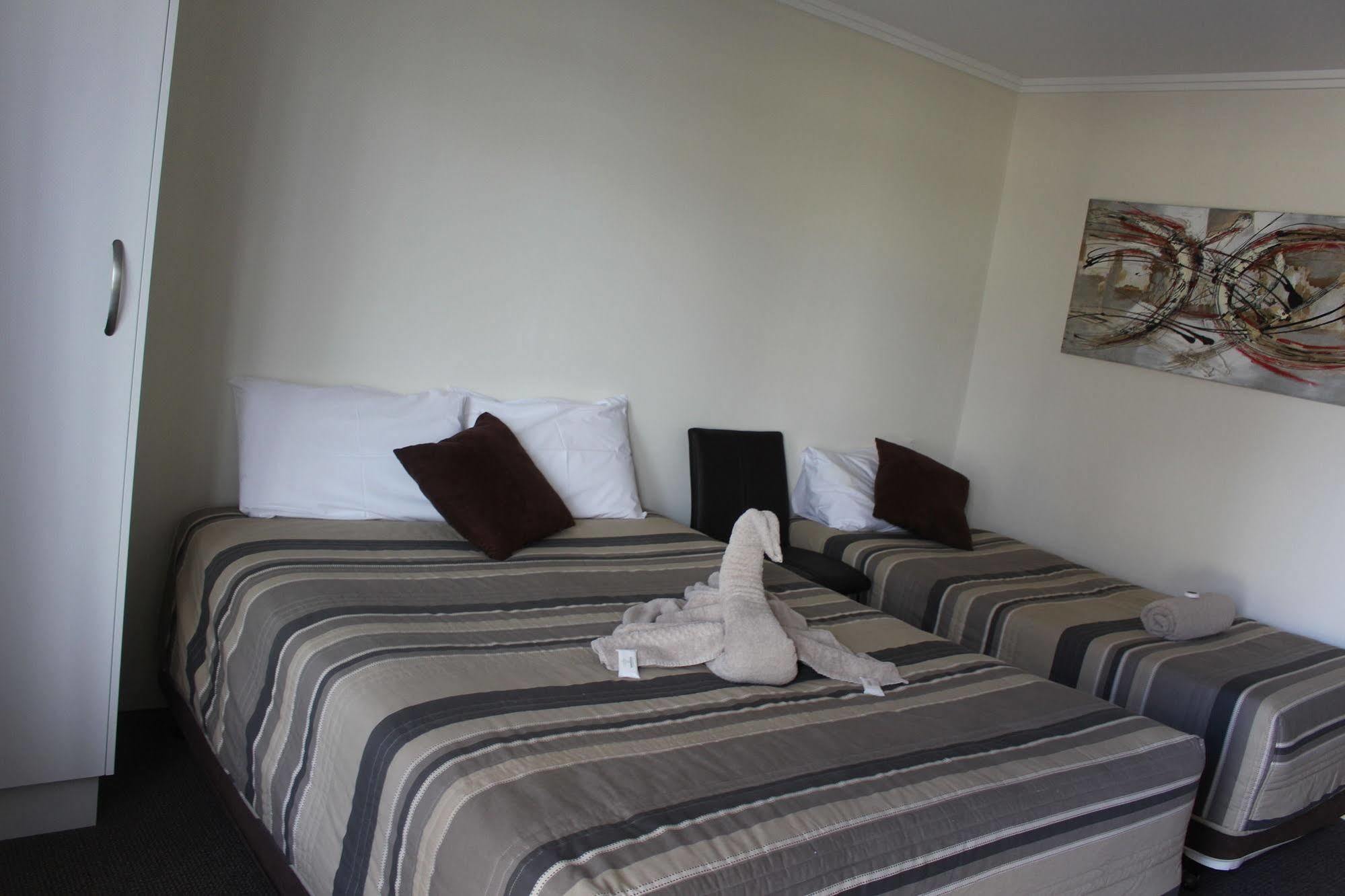 Centrepoint Motel Dubbo Exterior photo