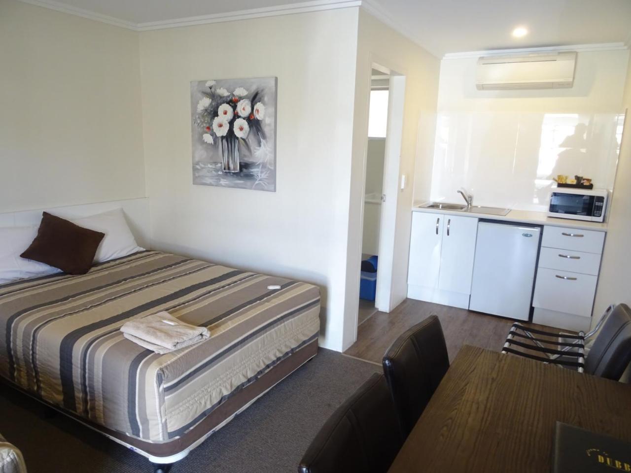 Centrepoint Motel Dubbo Exterior photo